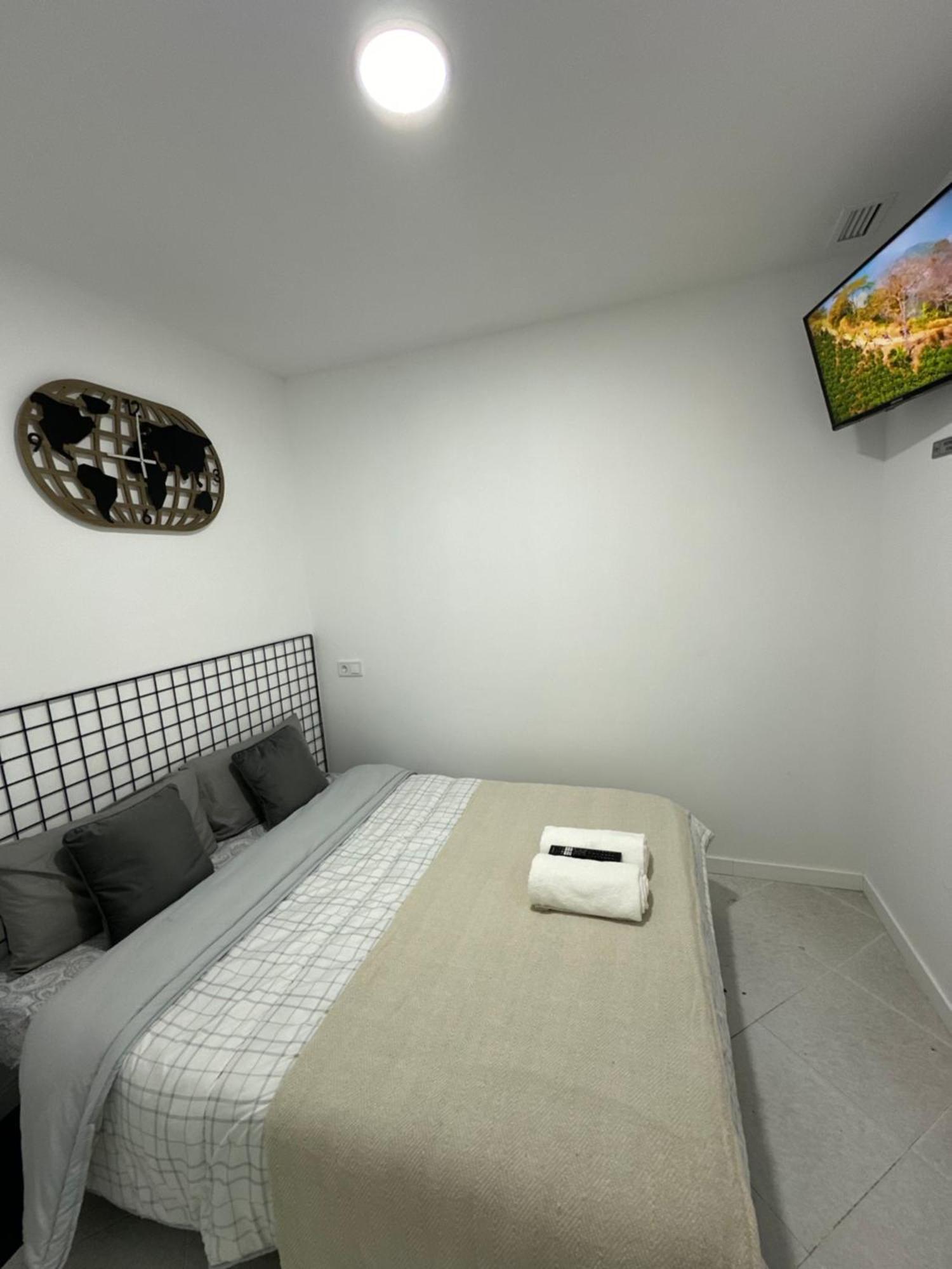 Rooms Mediavilla 马德里 外观 照片