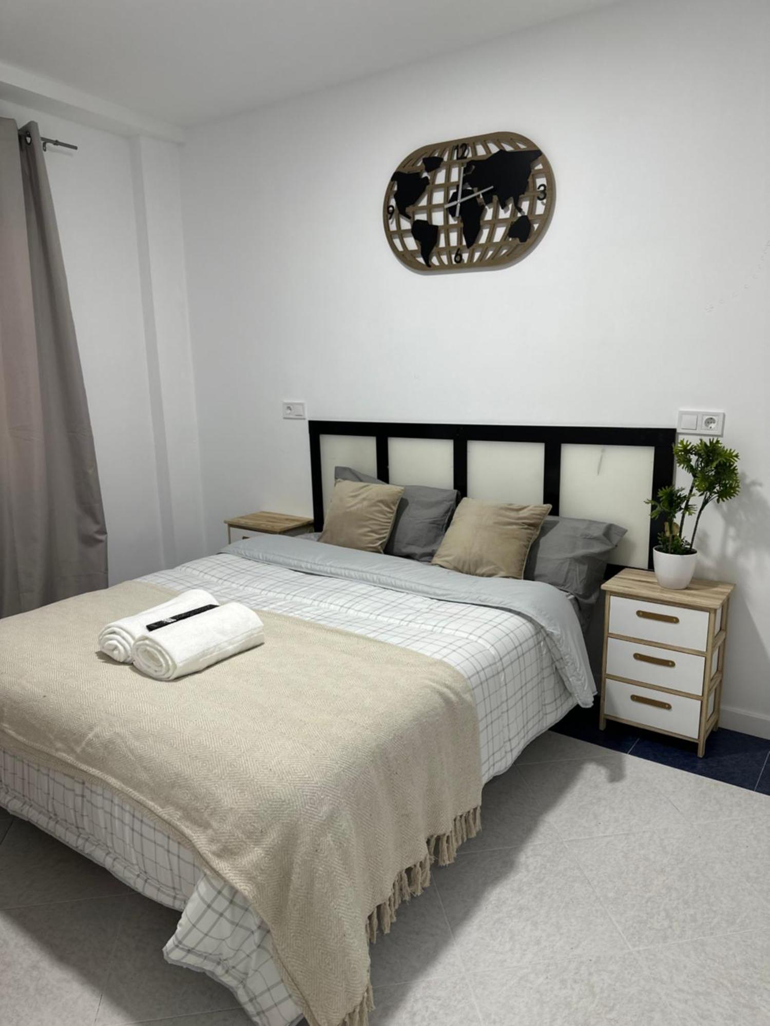 Rooms Mediavilla 马德里 外观 照片