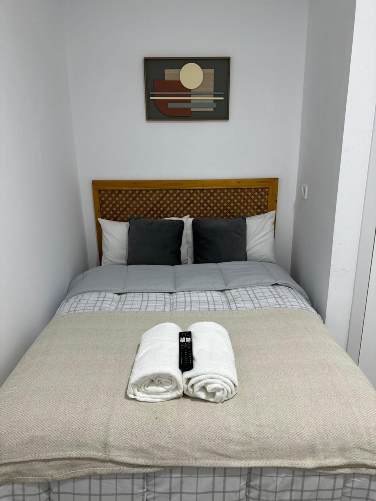 Rooms Mediavilla 马德里 外观 照片