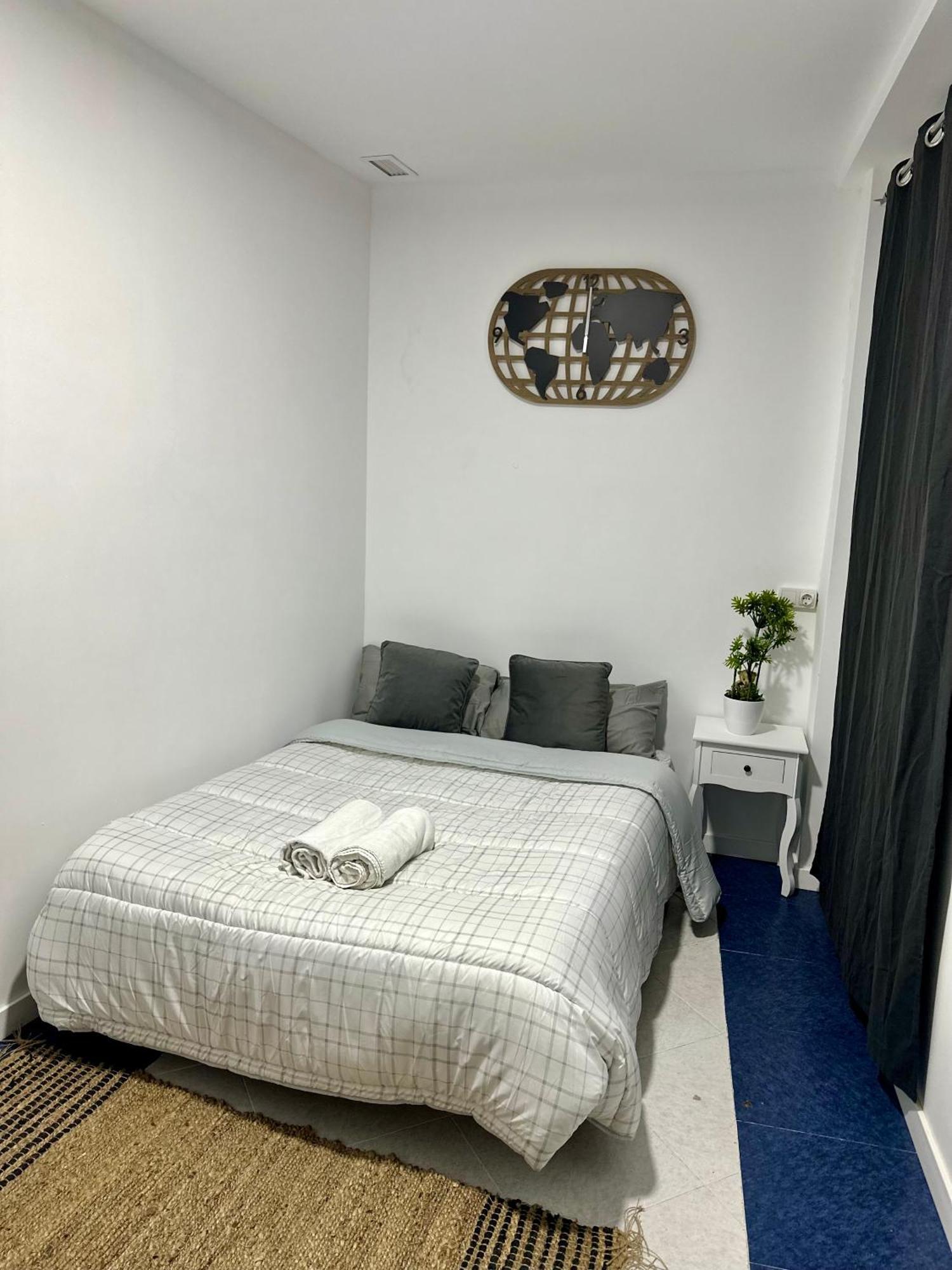 Rooms Mediavilla 马德里 外观 照片